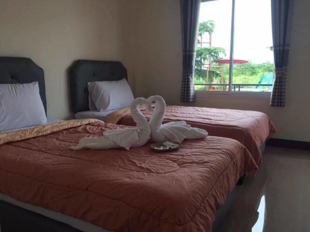 Thana Ville Resort Mae Sot Exterior photo